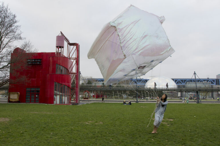 Performance Ma maison en l'air, La Villette, Paris